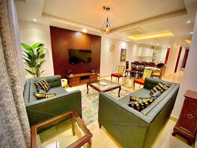 10th Floor w/ Balcony in Gold Crest Mall, DHA