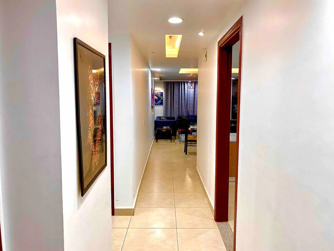Apartment with Balcony, 10th Floor – Gold Crest Mall — photo 3