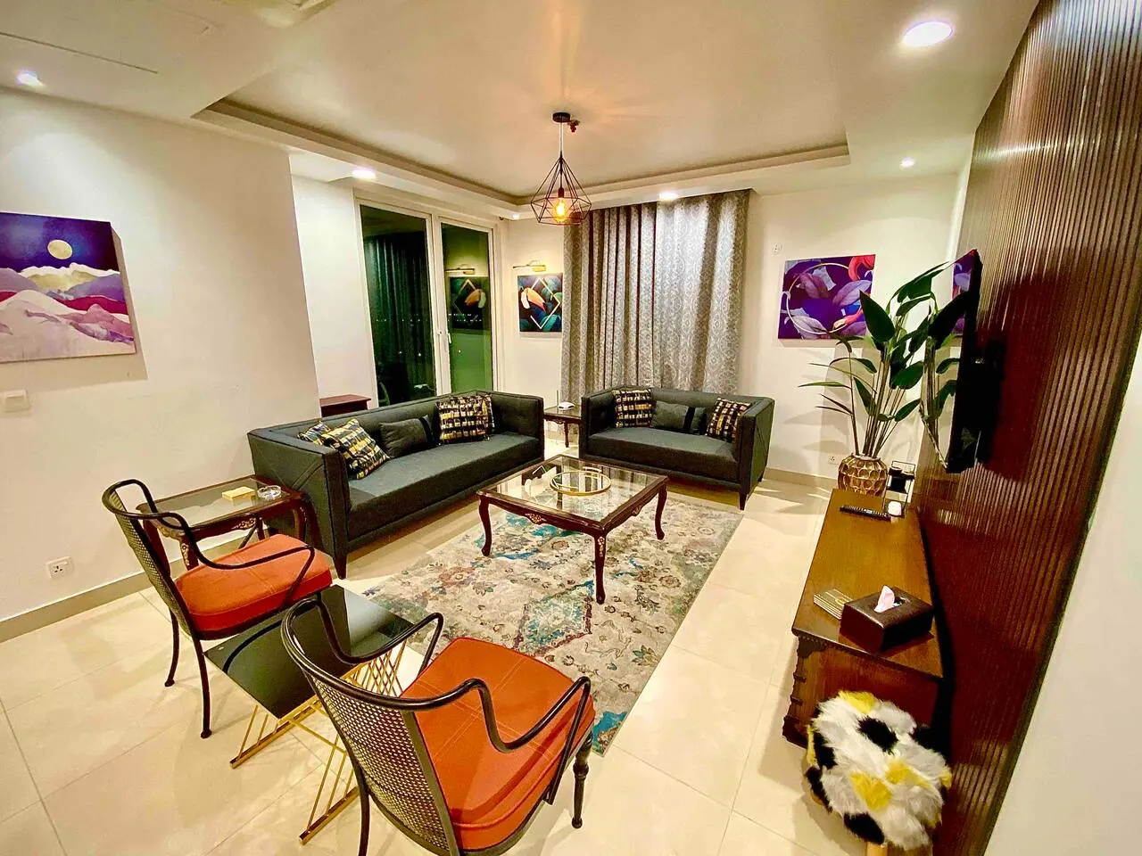 Apartment with Balcony, 10th Floor – Gold Crest Mall — photo 4