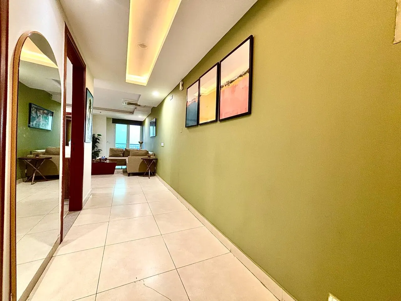 1 Bed with Balcony View, 13th Floor – Gold Crest Mall — photo 3