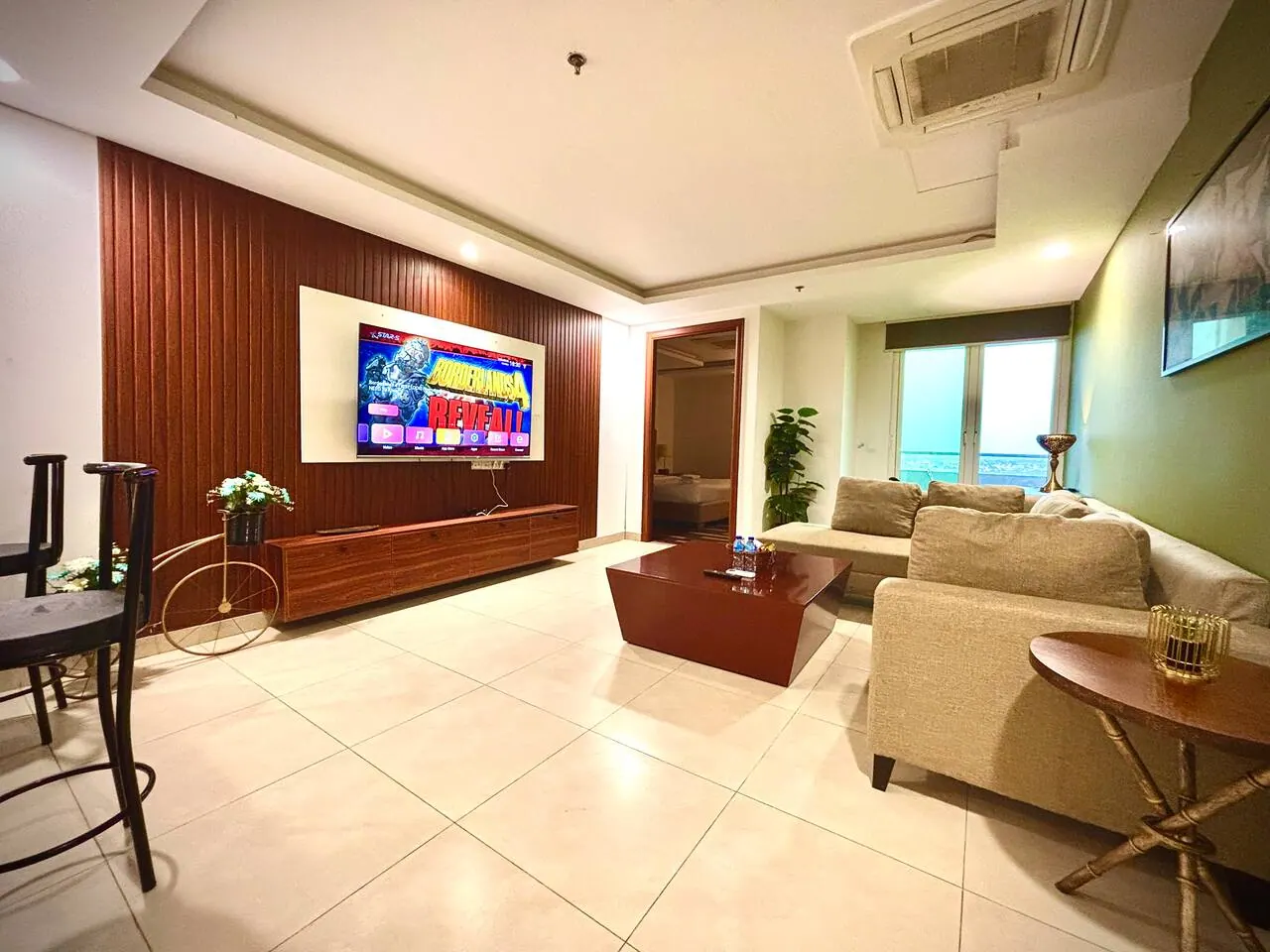 1 Bed with Balcony View, 13th Floor – Gold Crest Mall — photo 4