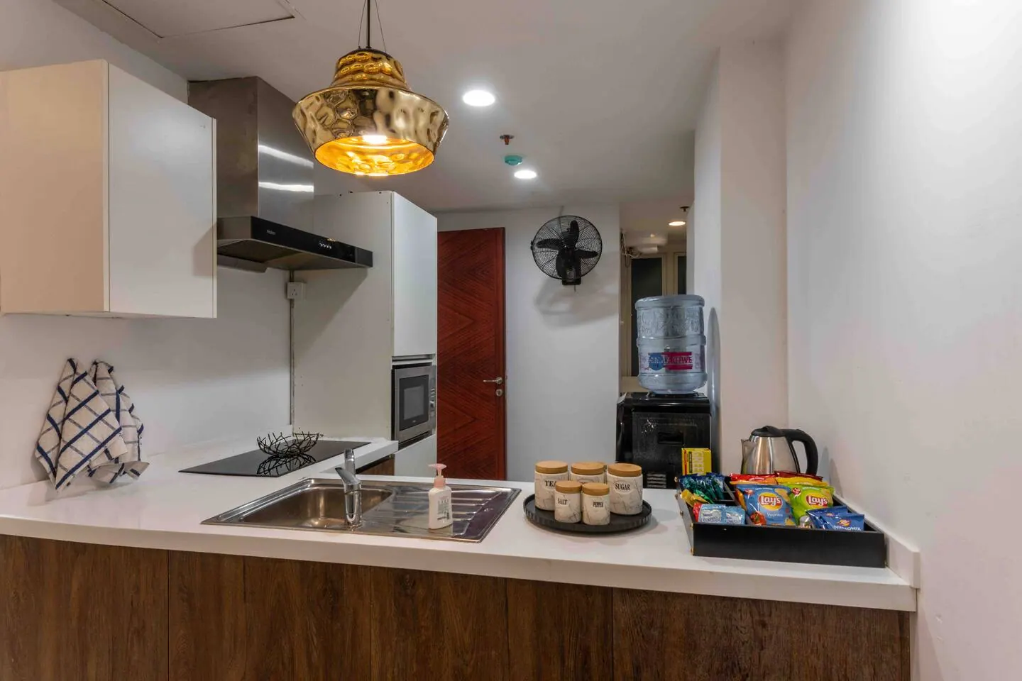 2 Bed Luxury Apartment, 9th Floor – Gold Crest Mall, DHA — photo 5