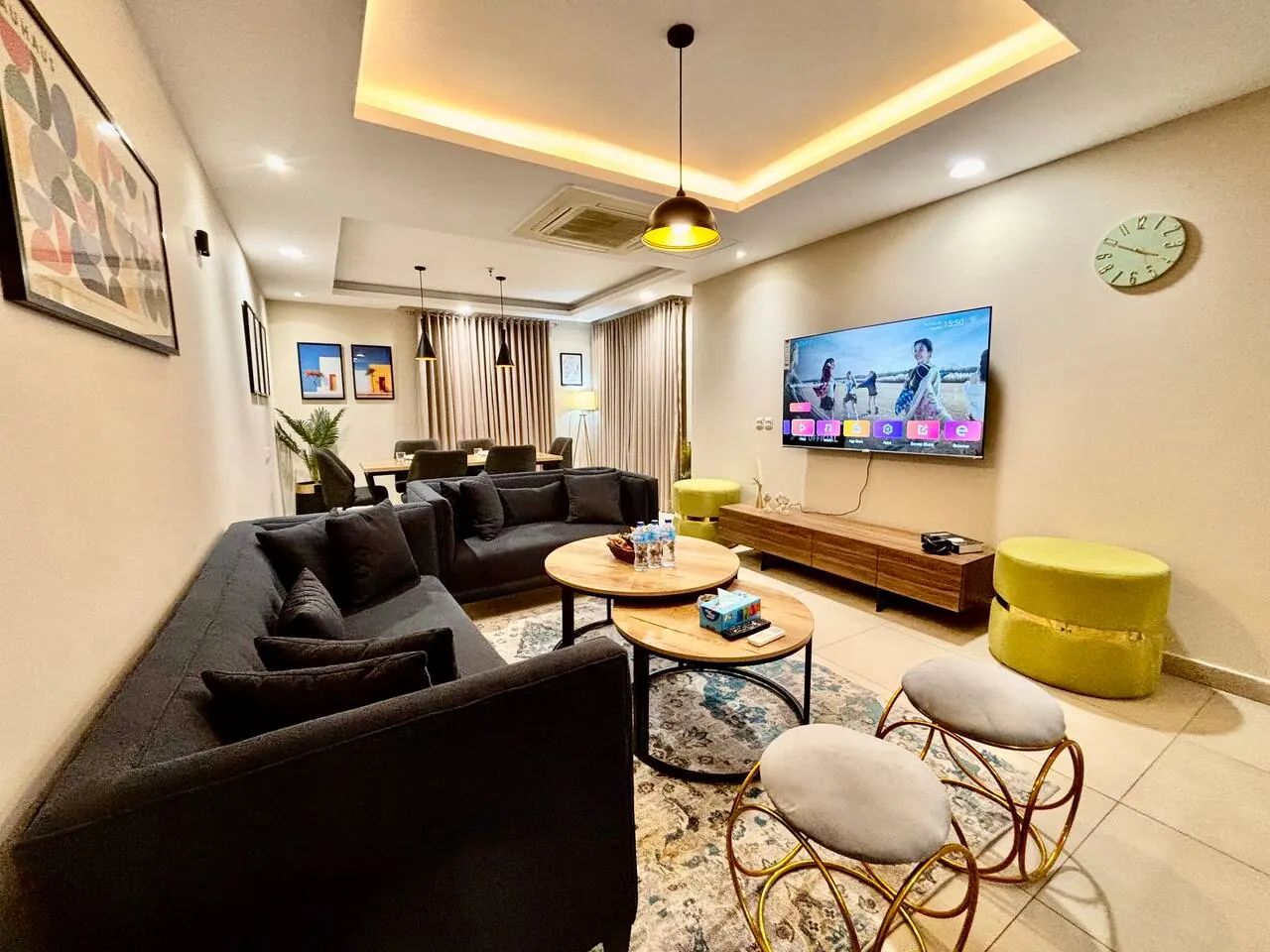 Corporate apartment in Gold Crest Mall: Bauhaus Design – 3 Bed Apartment, Gold Crest Mall — photo 1