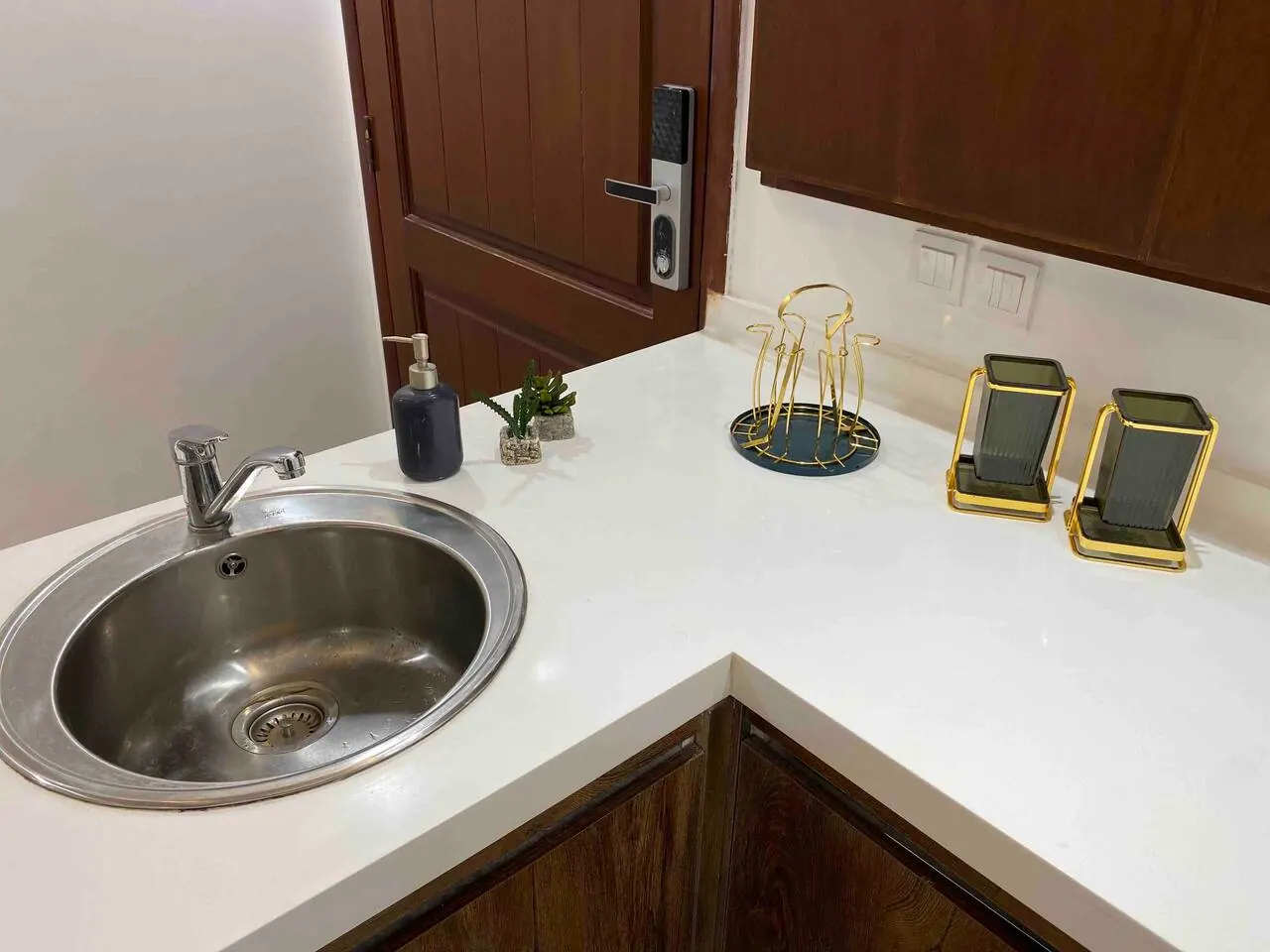 Elegant Studio Apartment – Gold Crest Mall, DHA — photo 5