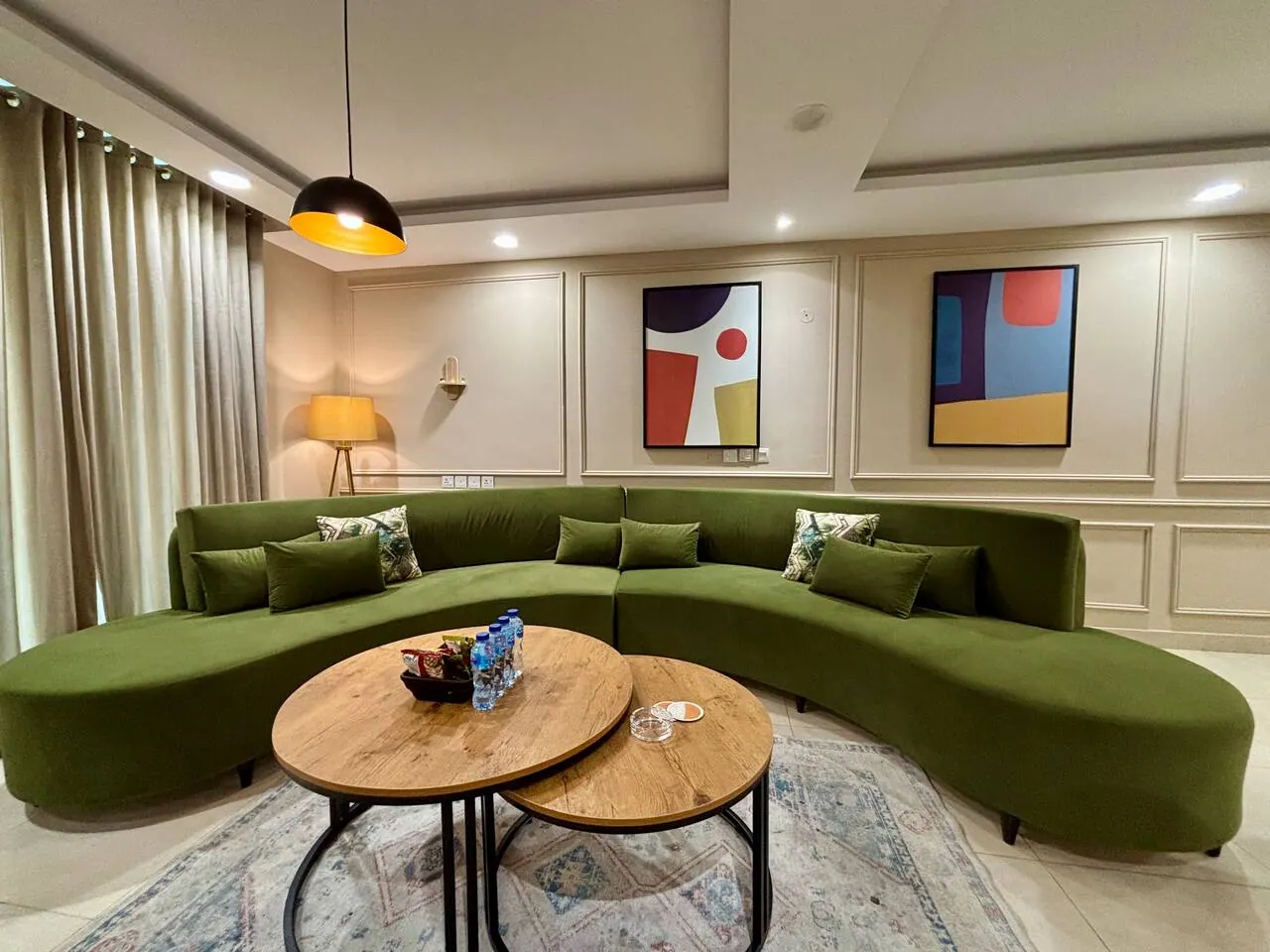 Luxe 2.5 Bed Apartment, 12th Floor – Gold Crest Mall — photo 2