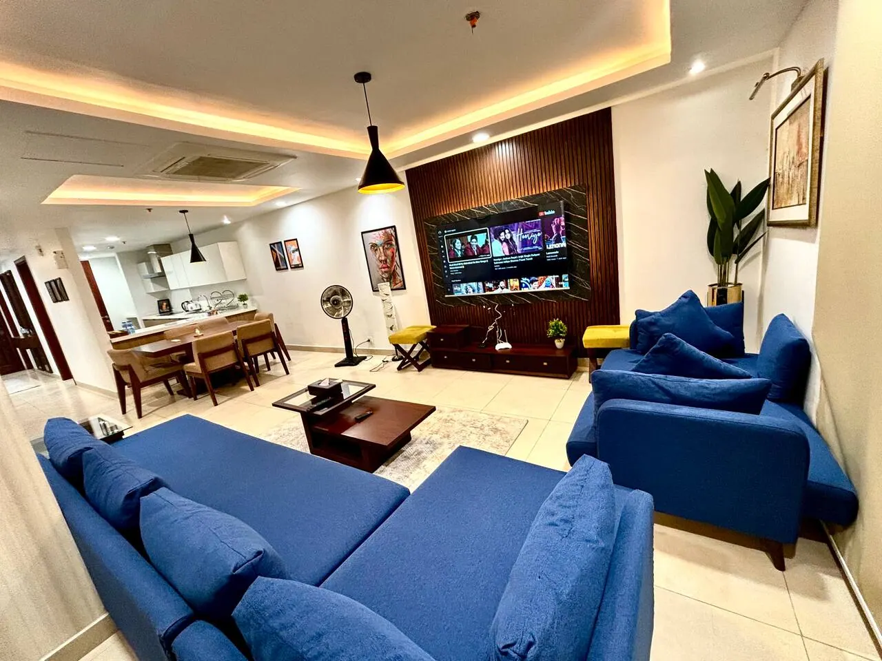 Luxury apartment in Gold Crest Mall: Luxury 2.5 Bed Apartment with Balcony – Gold Crest Mall — photo 1
