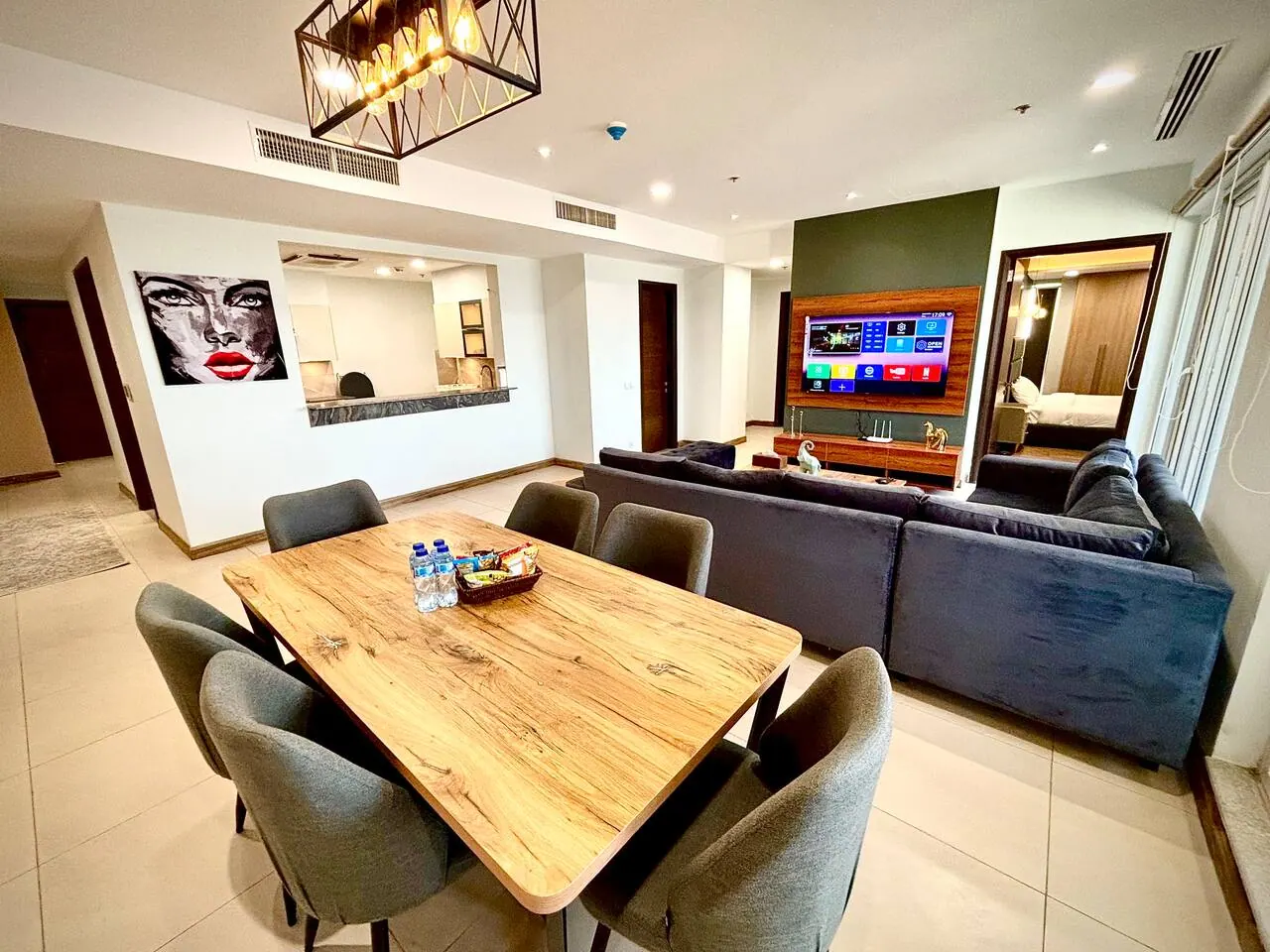 Penthouse with Balcony, 13th Floor – Penta Square, DHA Phase 5 — photo 2