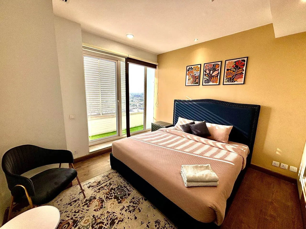 Penthouse with Balcony, 13th Floor – Penta Square, DHA Phase 5 — photo 5