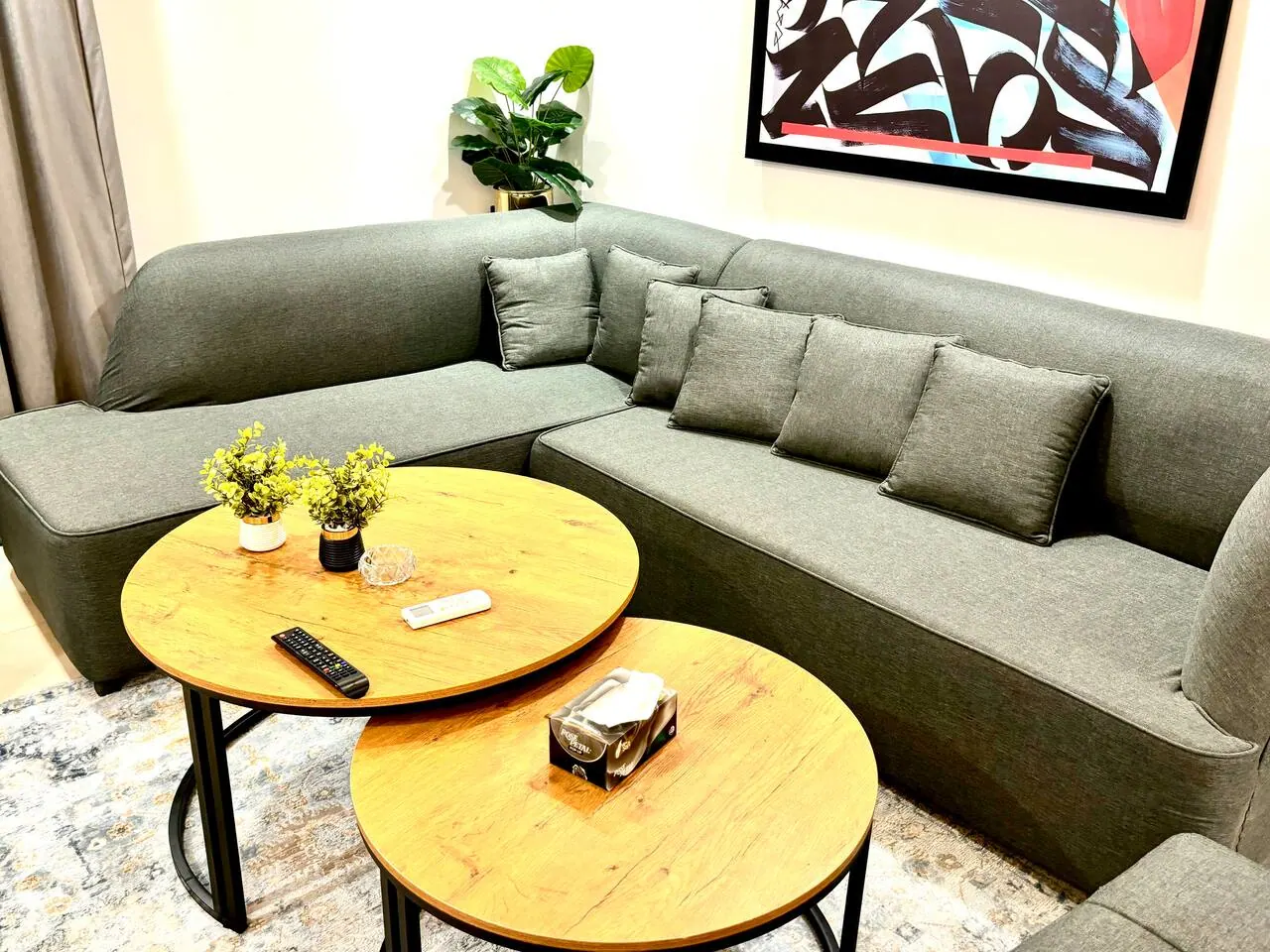 2.5 Bed Penthouse with Balcony, 14th Floor – Gold Crest Mall — photo 3