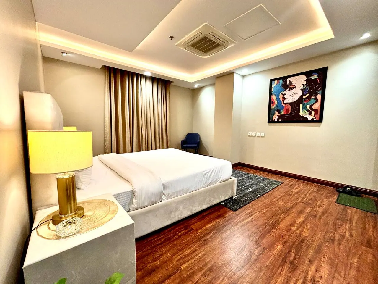 2.5 Bed Penthouse with Balcony, 14th Floor – Gold Crest Mall — photo 5