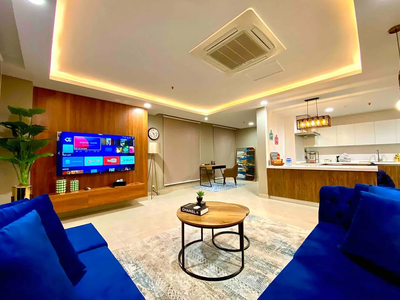 Penthouse for rent in Gold Crest Mall: Penthouse, 14th Floor – Gold Crest Mall, DHA — photo 1