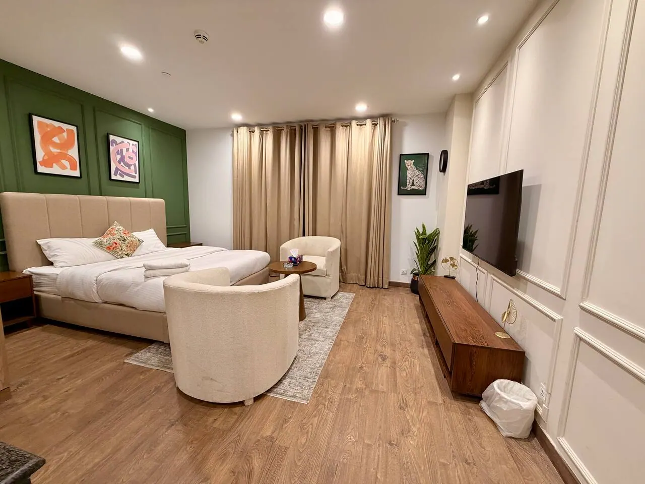 Studio apartment for rent in DHA Lahore: Penthouse Studio, 9th Floor – Penta Square, DHA Phase 5 — photo 1
