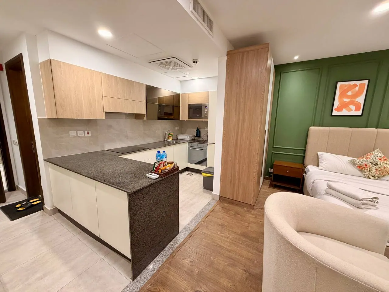 Penthouse Studio, 9th Floor – Penta Square, DHA Phase 5 — photo 3