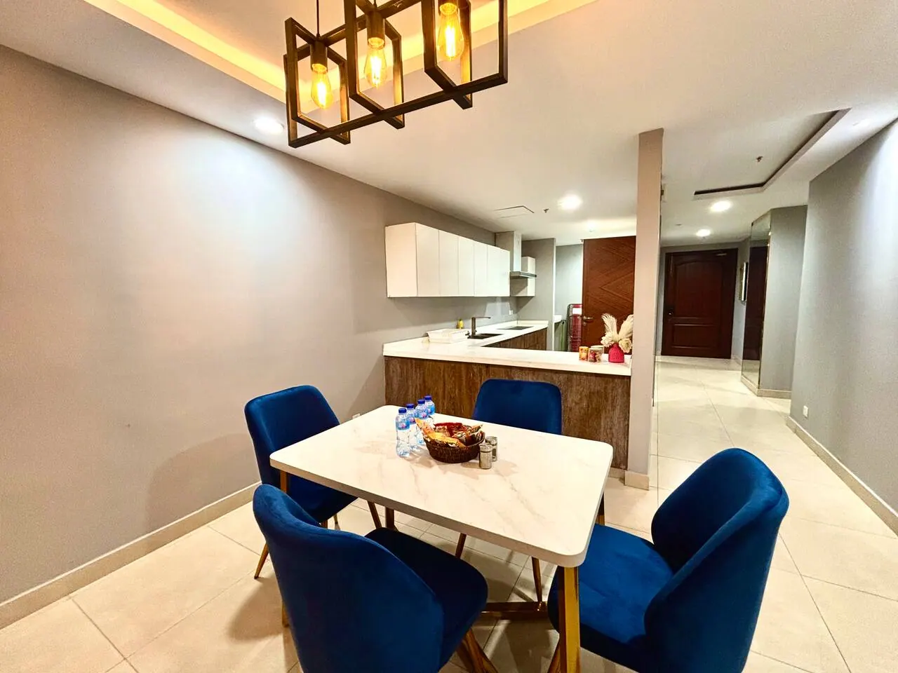 Platinum View – 2 Bed with Balcony, 13th Floor, Gold Crest Mall — photo 4